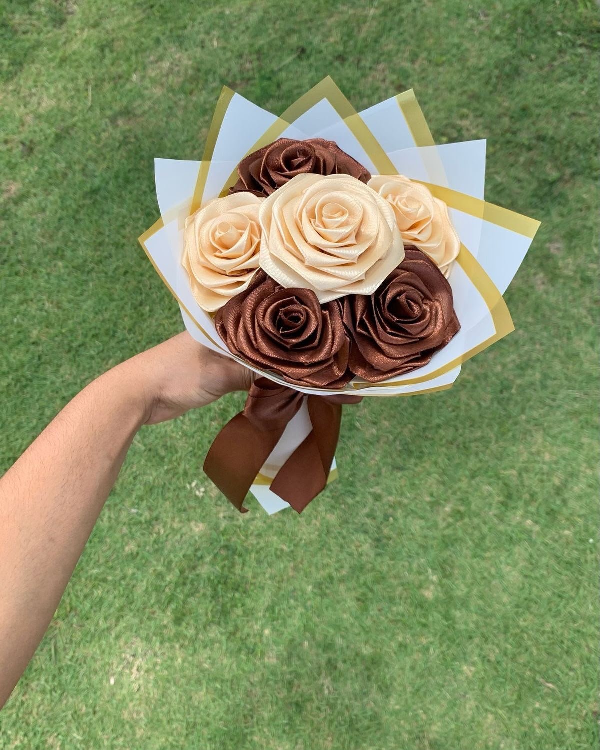 Artificial rose bouquet (ribbon roses) 7 rose
