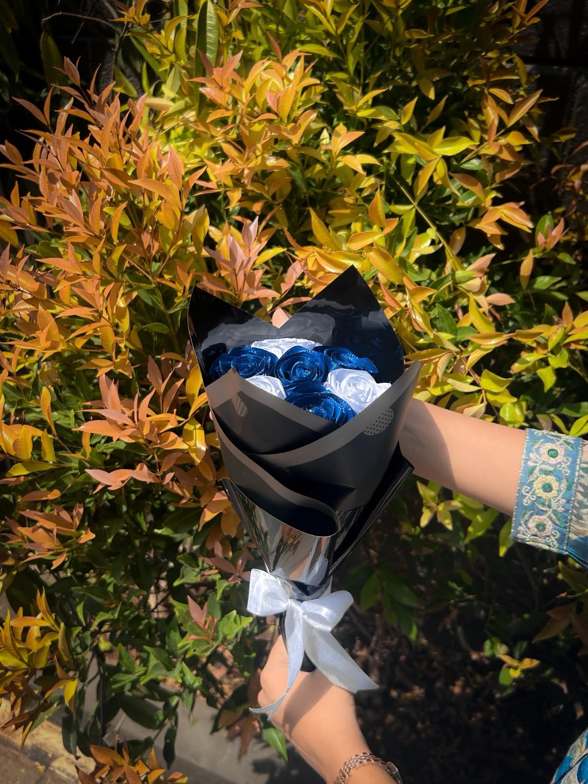 Artificial rose bouquet (ribbon roses) 7 rose