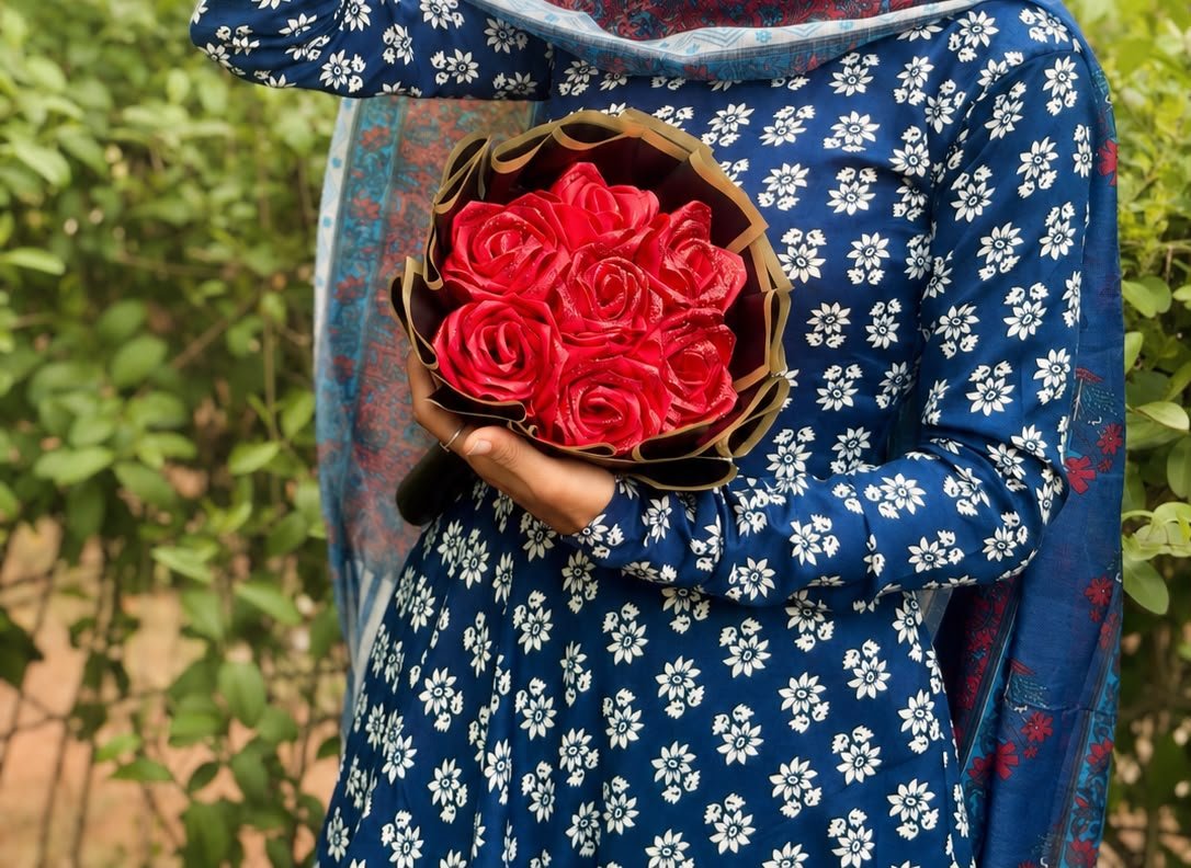 Artificial rose bouquet (ribbon roses) 7 rose