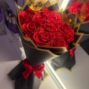Decade of Love bouquet (10roses)