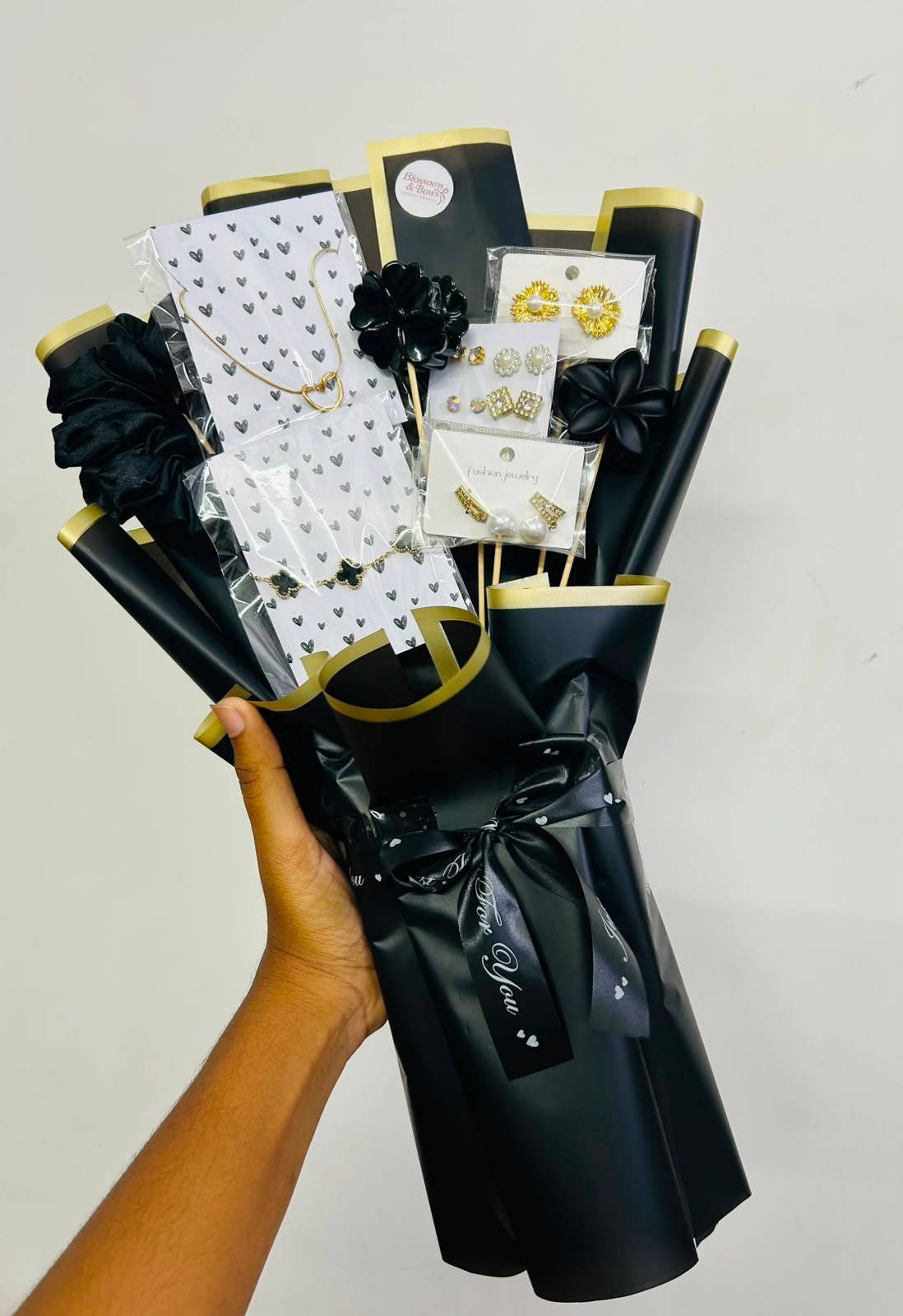 Luxury Jewels and Bouquet Gift Hampers